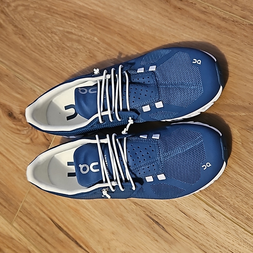 On Running Cloud sneakers